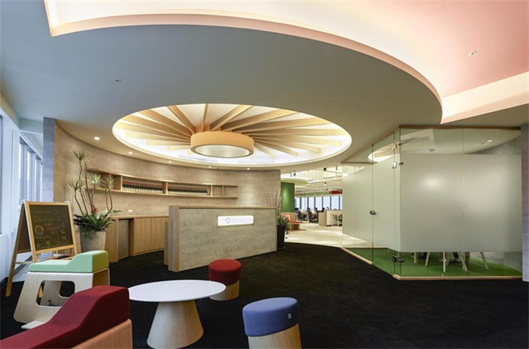 超現實主義辦公空間：突破傳統，激發創意