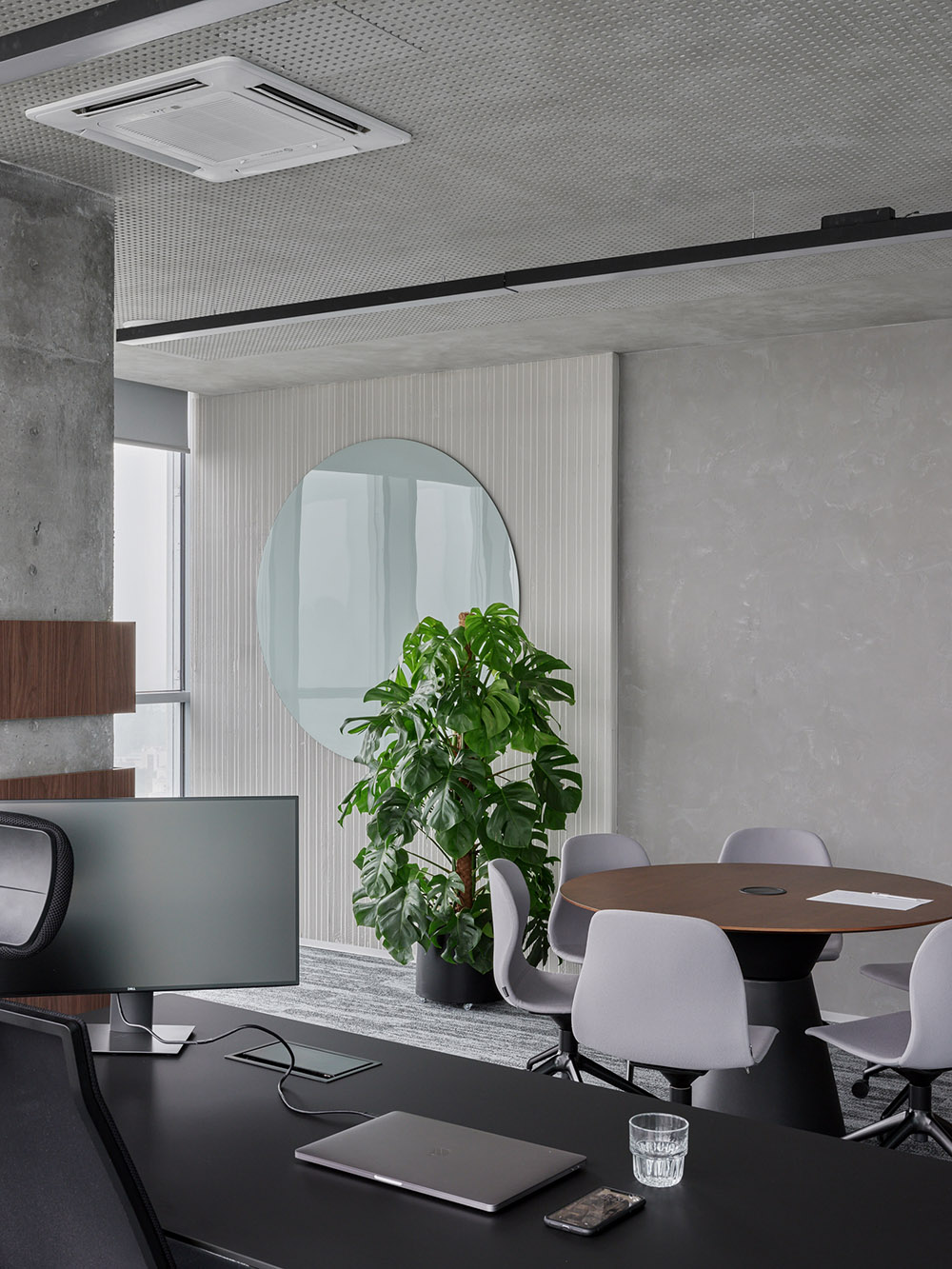 冷色調，辦公室裝修的獨特魅力